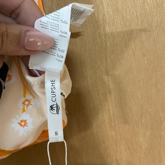 Nwt cup she bikini top - Picture 2 of 3